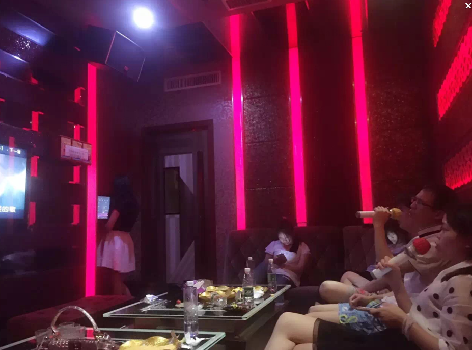 佰富彩厂90后俊男靓女集体出动，唱翻全场！